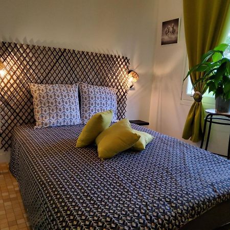 Chez Jollyjune, A Moins D'Une Heure Du Mont Saint Michel Champeaux Eksteriør billede