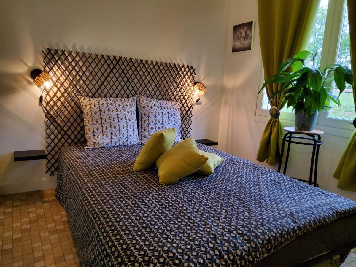 Chez Jollyjune, A Moins D'Une Heure Du Mont Saint Michel Champeaux Eksteriør billede